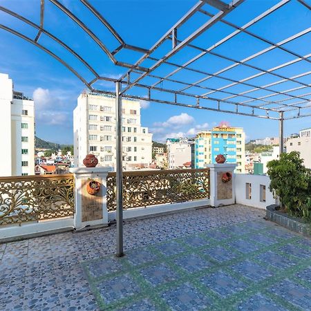 Phoenix Hotel Халонг Экстерьер фото